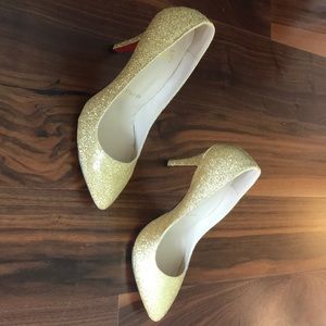 Christian Louboutin Pums